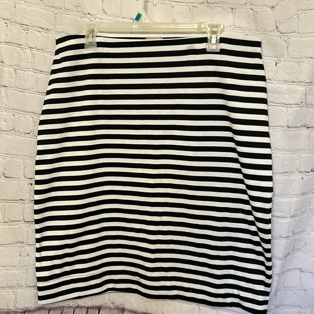 Jade Mackenzie xxl ladies bl/white striped skirt 35 inch waist 46 hip 24 length